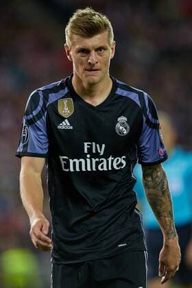 FuÃŸball, CL, Atletico Madrid - Real Madrid May 10th 2017, Vicente Calderon, Madrid, Spain; UEFA Champions League semi-final 2nd leg, Atletico Madrid versus Real Madrid; Tony Kroos of Real Madrid CF waits for a corner to be taken xDavidxAliagax  ActionPlus11877868
