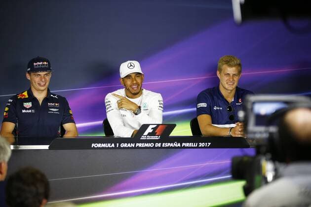 Motorsports: FIA Formula One World Championship WM Weltmeisterschaft 2017, Grand Prix of Spain, 33 Max Verstappen (NLD, Red Bull Racing), 44 Lewis Hamilton (GBR, Mercedes AMG Petronas F1 Team), 9 Marcus Ericsson (SWE, Sauber F1 Team), Barcelona Spain xHOCHxZWEIx