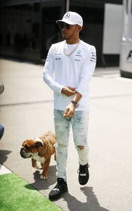 Motorsports: FIA Formula One World Championship WM Weltmeisterschaft 2017, Grand Prix of Spain, 44 Lewis Hamilton (GBR, Mercedes AMG Petronas F1 Team) with his dog Barcelona Spain xHOCHxZWEIx