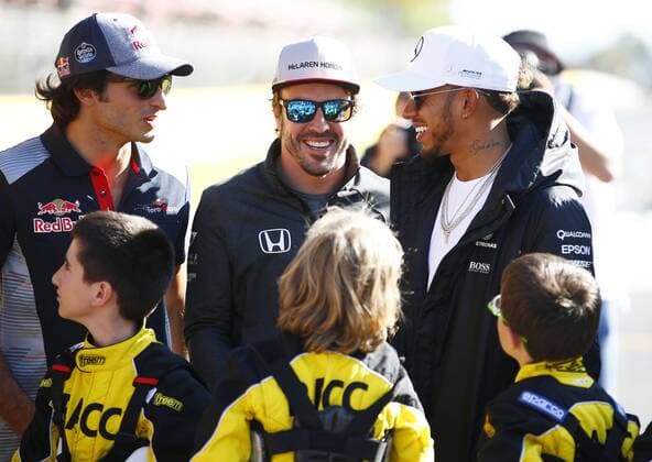 Motorsports: FIA Formula One World Championship WM Weltmeisterschaft 2017, Grand Prix of Spain, 55 Carlos Sainz Junior (ESP, Scuderia Toro Rosso), 14 Fernando Alonso (ESP, McLaren Honda), 44 Lewis Hamilton (GBR, Mercedes AMG Petronas F1 Team), Barcelona Spain xHOCHxZWEIx