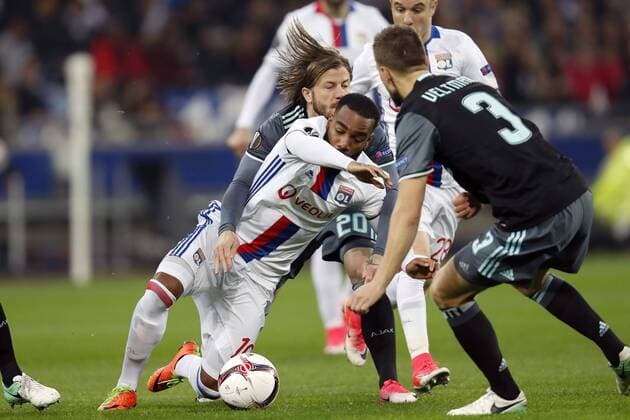 (L-R) Lasse Schone of Ajax, Alexandre Lacazette of Olympique Lyonnais, Mathieu Valbuena of Olympique Lyonnais, Joel Veltman of Ajaxduring the UEFA Europa League semi final match between Olympique Lyonnais and Ajax Amsterdam at Stade de Lyon, on May 11, 2017 in Lyon, The Netherlands Olympique Lyon v Ajax UEFA Europa League 2016 2017 xVIxxIVx 7769071