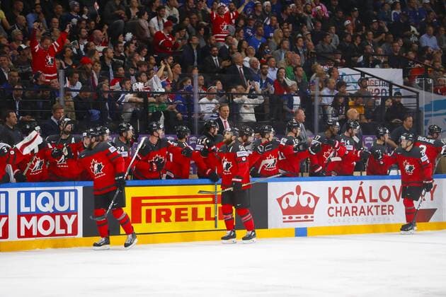 joie equipe (Canada) HOCKEY SUR GLACE : Canada vs France - Championnat du monde IIHF 2017 - Paris - 11 05 2017 GwendolineLeGoff Panoramic 