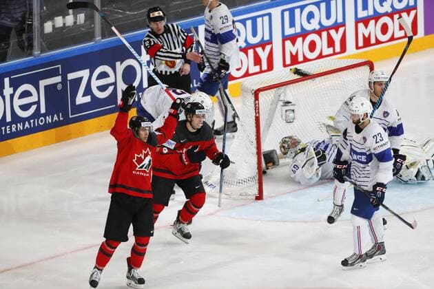 Eishockey, WM, Kanada - Frankreich joie de Mitch Marner (Canada) HOCKEY SUR GLACE : Canada vs France - Championnat du monde IIHF 2017 - Paris - 11 05 2017 GwendolineLeGoff Panoramic 