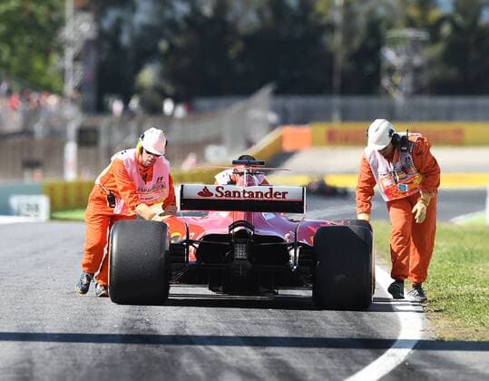 Sebastian Vettel wird mit Getriebeschaden beim 1.Training in die Box geschoben, Grosser Preis von Spanien 2017, 1. Training, Motorsport, Formel 1, 12.05.2017, Barcelona Copyright: xAndre Eibner-Pressefotox EP_JAE