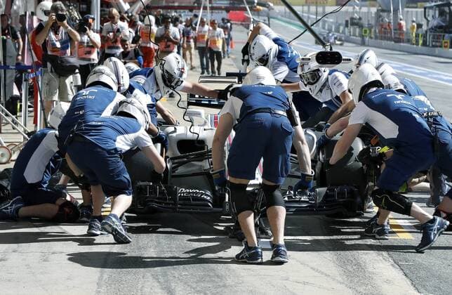 Brazilian Formula One driver Felipe Massa, Williams, tests a pit stop to change wheels during the first free training session at Barcelona-Catalonia racetrack in Montmelo, Catalonia, northeastern Spain, 12 May 2017. Grand Prix of Spain will take place on 14 May 2017. FREE TRAINING SESSION !ACHTUNG: NUR REDAKTIONELLE NUTZUNG!  Copyright: xANDREUxDALMAUx 20170512-636301934386682657