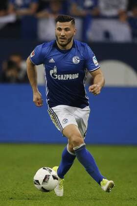 Gelsenkirchen, Deutschland, 1.Fußball- BL - FC Schalke 04 -Hamburger SV 1-1 am 13.05. 2017 in der Veltins - Arena in Gelsenkirchen Sead KOLASINAC (S04)