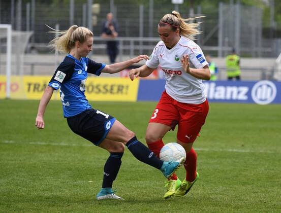 14.05.2017, xhbx, Fussball 1.Bundesliga Frauen, 1.FFC Frankfurt - TSG 1899 Hoffenheim, emspor v.l. Judith Steinert (TSG Hoffenheim 1899), Laura Stoerzel (1.FFC Frankfurt) Frankfurt am Main