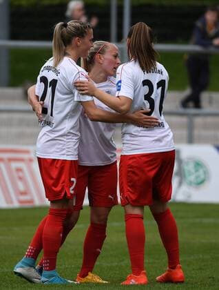 14.05.2017, xhbx, Fussball 1.Bundesliga Frauen, 1.FFC Frankfurt - TSG 1899 Hoffenheim, emspor v.l. Ana-Maria Crnogorcevic (1.FFC Frankfurt), Mandy Islacker (1.FFC Frankfurt), Tanja Pawollek (1.FFC Frankfurt) celebrate the goal, Torjubel zum 1:1 Frankfurt am Main
