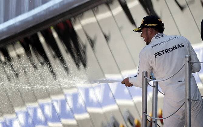 British Formula One driver Lewis Hamilton, of Mercedes, competes during 2017 Grand Prix of Spain at Barcelona-Catalonia racetrack in Montmelo, Catalonia, northeastern Spain, 14 May 2017. GRAND PRIX OF SPAIN !ACHTUNG: NUR REDAKTIONELLE NUTZUNG!  Copyright: xAlbertoxEstevezx GRA205 20170514-636303754727430994