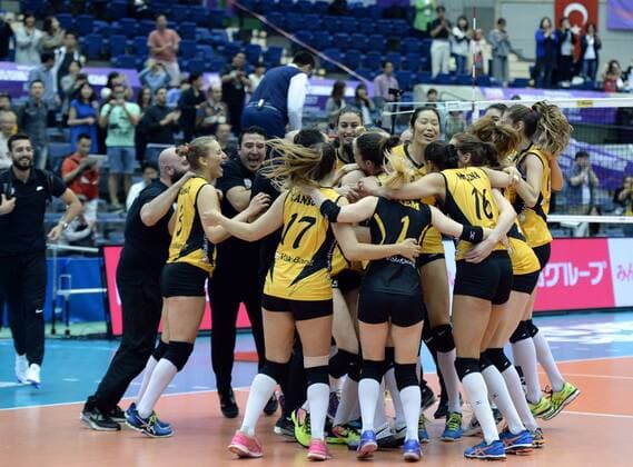 (170514) -- KOBE, May 14, 2017 -- Players of Vakifbank Istanbul celebrates after winning Women s Club World Championship WM Weltmeisterschaft 2017 final match between Vakifbank Istanbul and Rexona-Sesc in Kobe, Japan, on May 14, 2017. Vakifbank Istanbul won 3-0 and claimed the title. ) (SP)JAPAN-KOBE-VOLLEYBALL-WOMEN S CLUB WORLD CHAMPIONSHIP-FINAL-VAKIFBANK VS REXONA-SESC MaxPing 
