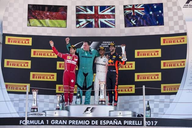 Motorsports: FIA Formula One World Championship WM Weltmeisterschaft 2017, Grand Prix of Spain, 5 Sebastian Vettel (GER, Scuderia Ferrari), Karl Fanson (Mercedes AMG Petronas F1 Team), 44 Lewis Hamilton (GBR, Mercedes AMG Petronas F1 Team), 3 Daniel Ricciardo (AUS, Red Bull Racing), Barcelona Spain xHOCHxZWEIx