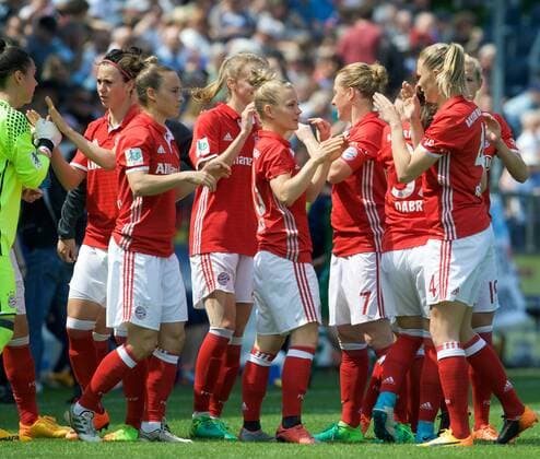 Fussball Frauen 1.Bundesliga 14.05.2017 21 Spieltag Potsdam Karl Liebknecht Stadion 1 FFC Turbine Potsdam geg FC Bayern Muenchen ( München )0 : 4 vlnr Manuela ZINSBERGER 31 FCB Caroline ABBE 5 FCB Gina LEWANDOWSKI 2 FCB Leonie MAIER 20 FCB Melanie BEHRINGER 7 FCB Fridolina ROLFOE ( ROLFÖ ) 4 FCB