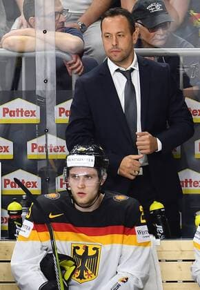 16.05.2017, xblx, Eishockey WM 2017, Deutschland - Lettland, emspor, v.l. Leon Draisaitl (Deutschland, DEB), Trainer Marco Sturm (Deutschland, DEB) Koeln
