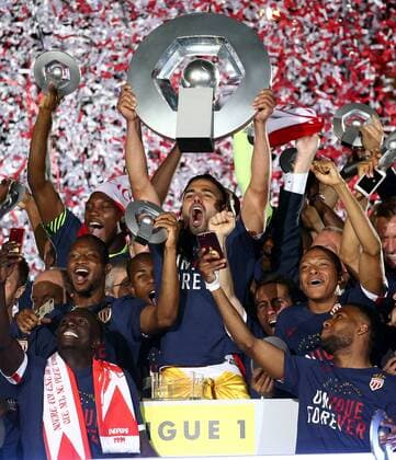 Themen der Woche - SPORT Bilder des Tages - SPORT (170518) -- FONTVIEILLE, May 18, 2017 -- Players of AS Monaco celebrate after their match against Saint-Etienne of French Ligue 1 in Fontvieille, Monaco on May 17, 2017. AS Monaco won 2-0 and claimed the championship of the season in advance. ) (SP)FRANCE-MONACO-FONTVIEILLE-SOCCER-LIGUE 1-AS MONACO VS ST ETIENNE SergexHaouzi 