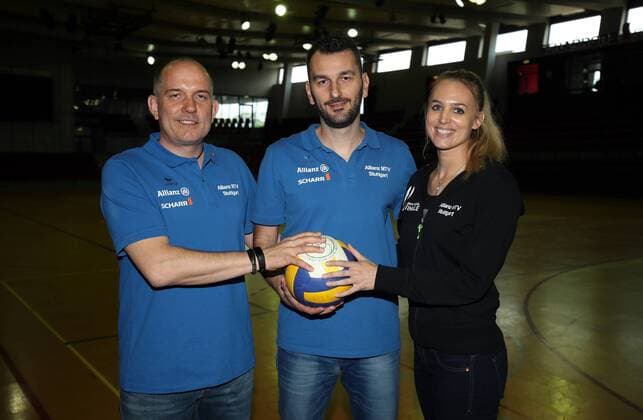 Allianz MTV Stuttgart Pressekonferenz Deutschland, Stuttgart, 18.05.2017, Volleyball, 1. Bundesliga Frauen, Allianz MTV Stuttgart, Pressekonferenz: v.l. Aurel Irion (Geschäftsführer), Giannis Athanasopoulos (Trainer)., Kim Renkema (Sportdirektorin).