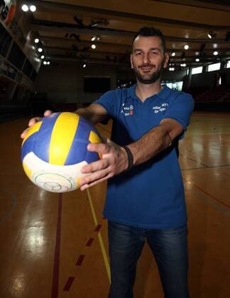 Allianz MTV Stuttgart Pressekonferenz Deutschland, Stuttgart, 18.05.2017, Volleyball, 1. Bundesliga Frauen, Allianz MTV Stuttgart, Pressekonferenz: Giannis Athanasopoulos (Trainer).