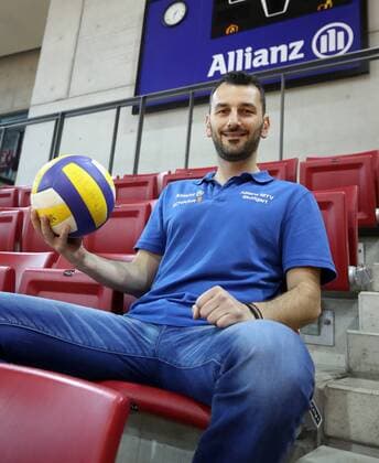Allianz MTV Stuttgart Pressekonferenz Deutschland, Stuttgart, 18.05.2017, Volleyball, 1. Bundesliga Frauen, Allianz MTV Stuttgart, Pressekonferenz: Giannis Athanasopoulos (Trainer).