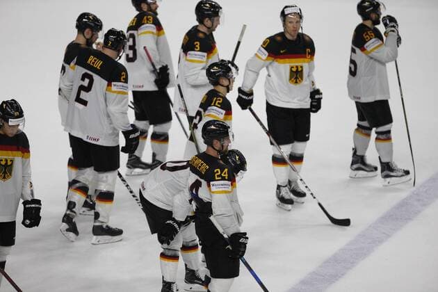 IIHF WM 2017, Kanada - Deutschland, 18.05.2017 Justin Krueger (Deutschland - Bern, 3); Philipp Grubauer (Deutschland - Washington Capitals, 30); Thomas Greiss (Deutschland - Islanders, 1); Leon Draisaitl (Deutschland - Edmonton Oilers, 29); Christian Ehrhoff (Deutschland - Koelner Haie, 10); Patrick Hager (Deutschland - Koelner Haie, 50); Denis Reul (Deutschland - Adler Mannheim, 2); Felix Schuetz (Deutschland, 55); Yasin Ehliz (Deutschland - Thomas Sabo Ice Tigers, 42); IIHF WM 2017, Kanada - Deutschland am 18.05.2017 in der Lanxess-Arena in Koeln (Deutschland). xadx