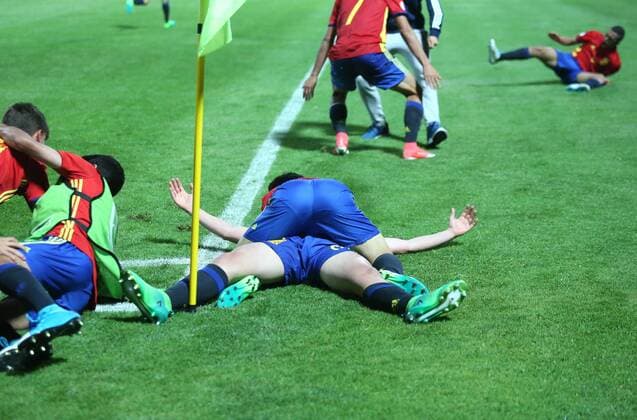 U-17 Finals ENG-SPA - Varazdin, Croatia 19.05.2017., Varazdin, Croatia - UEFA U-17 European Championship EM Europameisterschaft finals, England vs Spain.The celebration of the player and winner Spain after the European Championship won after the execution of the penalty shoot-out.  SanjinxStrukic PIXSELL