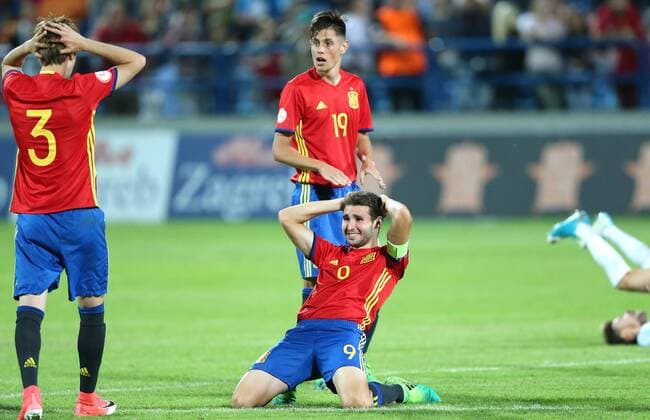 U-17 Finals ENG-SPA - Varazdin, Croatia 19.05.2017., Varazdin, Croatia - UEFA U-17 European Championship EM Europameisterschaft finals, England vs Spain.The celebration of the player and winner Spain after the European Championship won after the execution of the penalty shoot-out. Carlos Beitia, Abel Ruiz.  SanjinxStrukic PIXSELL
