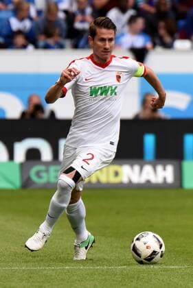 Paul Verhaegh (FC Augsburg). Deutschland, Sinsheim: Fussball, Bundesliga: TSG 1899 Hoffenheim vs FC Augsburg am 20.05.2017, Rhein-Neckar-Arena.