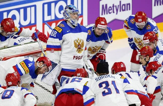 COLOGNE, GERMANY - MAY 20, 2017: Russia s goaltender Andrei Vasilevsky (C) and teammates in their 2017 IIHF Ice hockey Eishockey World Championship WM Weltmeisterschaft semifinal match against Canada at Lanxess Arena. Anton Novoderezhkin TASS  TS04F6C9