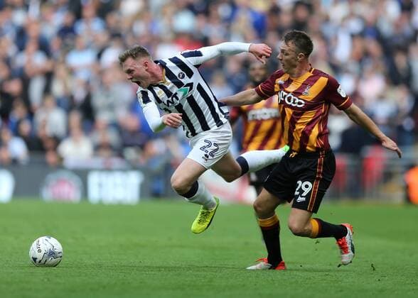 May 20th 2017, Wembley Stadium, London, England; EFL League 1 Play-off final, Bradford City v Millwall; Anthony McMahon of Bradford City challenges Aiden O Brien of Millwall for the ball xJohnxPatrickxFletcherx  ActionPlus11881206