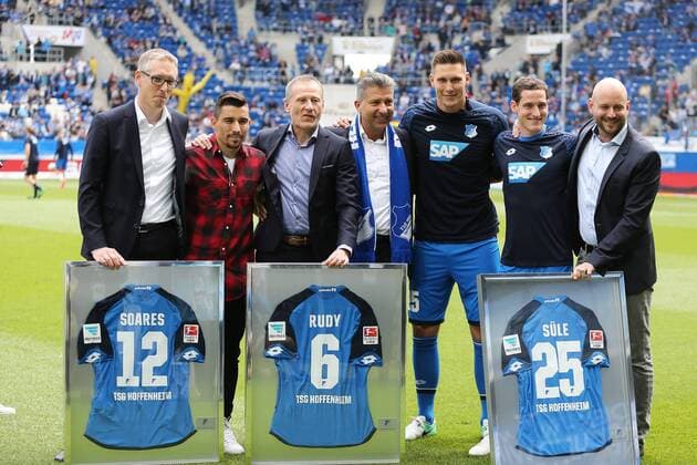 20.05.2017, xtvx, Fussball 1.Bundesliga, TSG 1899 Hoffenheim - FC Augsburg, emspor, v.l. Verabschiedung Danilo Soares (TSG 1899 Hoffenheim) Sebastian Rudy (TSG 1899 Hoffenheim) Niklas Suele (TSG 1899 Hoffenheim) vor dem Spiel Sinsheim