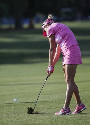 May 20, 2017: Lexi Thompson takes a shot from the 16th fairway during the third round of the Kingsmill Championship on the Kingsmill Resort River Course in Williamsburg, Virginia. CSM LPGA Golf Damen 2017: Kingsmill Championship MAY 20 - ZUMAc04_ 20170520_zaf_c04_076 Copyright: xJustinxCooperx