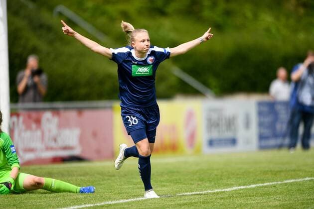 Jubel, Freuen, celebrate, happy, cheer , Goal Celebration Turbine Potsdam 1:2 Laura Lindner (Turbine Potsdam) (38) ausgestreckte Arme - Freude pur Freisteller, Fussball, Allianz Frauen-Bundesliga,MSV Duisburg - Turbine Potsdam, xmkx