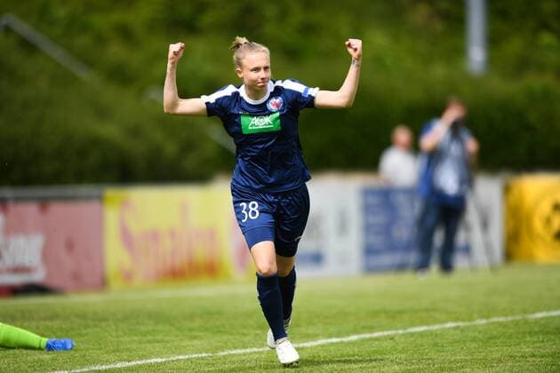 Jubel, Freuen, celebrate, happy, cheer , Goal Celebration Turbine Potsdam 1:2 Laura Lindner (Turbine Potsdam) (38) ausgestreckte Arme - Freude pur Freisteller, Fussball, Allianz Frauen-Bundesliga,MSV Duisburg - Turbine Potsdam, xmkx