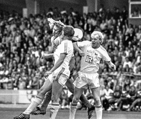 Aus VfL Wolfsburg - Eintracht Braunschweig 1:2 (Aufstiegsrunde zur 2. BL 1987 88 Gruppe Nord am 19.06.1988 im VfL Stadion