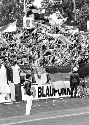 Aus VfL Wolfsburg - Eintracht Braunschweig 1:2 (Aufstiegsrunde zur 2. BL 1987 88 Gruppe Nord am 19.06.1988 im VfL Stadion