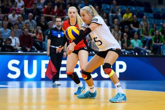 21.05.2017, Kleine EWE Arena, Oldenburg Volleyball, Länderspiel Laenderspiel, Deutschland vs. Ungarn Annahme Jana Franziska Poll ( 5 GER)