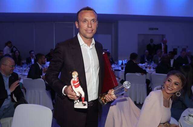 MOSCOW, RUSSIA - MAY 22, 2017: FC Spartak Moscow s Denis Glushakov who has received the Football Player of the Year award at a ceremony to present the Premier Prize for the 2016-17 season, at the Amber Plaza business center. Artyom Korotayev TASS  TS04FE58