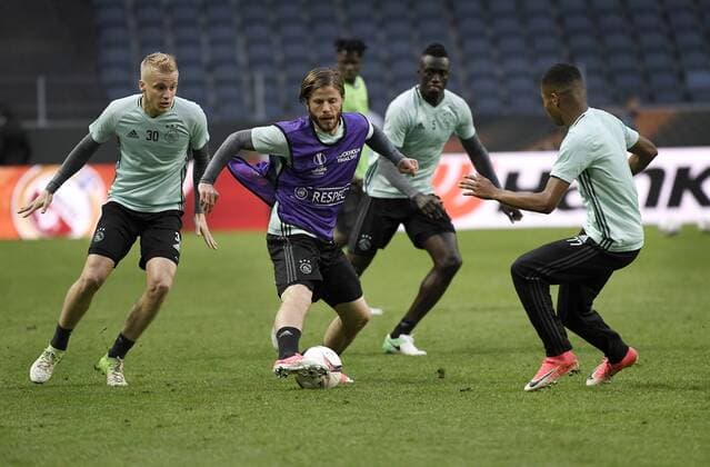 Lasse Schöne Ajax fotbollslag tränar pa Friends Arena inför UEFA Europa League-finalen, AFC Ajax och Manchester United ManU Friends Arena, Stockholm, 2017-05-23 (c) Patrik C Österberg IBL English: Lasse Schöne Ajax football team training at Friends Arena in front of the UEFA Europa League final, AFC Ajax and Manchester United, Friends Arena, Stockholm, 2017-05-23 Ajax football team training at Friends Arena - 