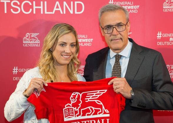 Tennis Profi ANGELIQUE KERBER (GER) und Generali Deutschland-Chef Giovanni Liverani bei einem Sponsoren Termin in Muenchen Juergen Hasenkopf