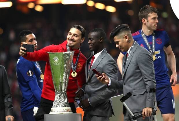 SOCCER - UEFA EL, Ajax vs Manchester SOLNA,SWEDEN,24.MAY.17 - SOCCER - UEFA Europa League, final, Ajax Amsterdam vs Manchester United ManU Image shows Zlatan Ibrahimovic (Manchester). Keywords: trophy. GEPAxpictures xAndreasxPranter