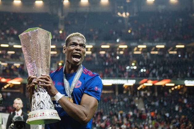 170524 Manchester Uniteds Paul Pogba jublar med pokalen efter finalen i Europa League mellan Ajax och Manchester United ManU den 24 maj 2017 i Stockholm.  Copyright: JOHANNAxLUNDBERG BB170524JL037