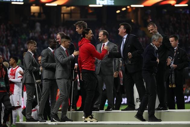 SOCCER - UEFA EL, Ajax vs Manchester SOLNA,SWEDEN,24.MAY.17 - SOCCER - UEFA Europa League, final, Ajax Amsterdam vs Manchester United ManU Image shows Zlatan Ibrahimovic and head coach Jose Mourinho (Manchester). GEPAxpictures xAndreasxPranter