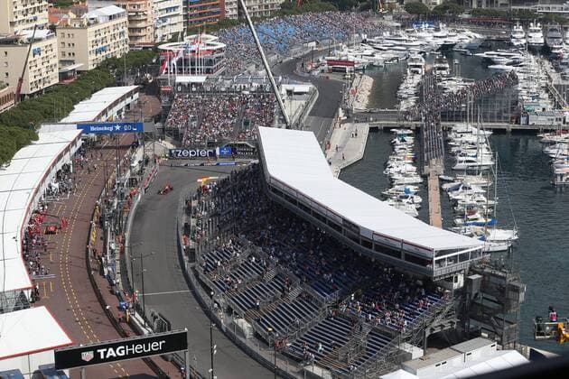 Uebersicht auf den Bereich Schwimmbad mit Boxenanlage und Yachthafen, Grosser Preis von Monaco 2017, Freies Training, Motorsport, Formel 1, 25.05.2017, Monte Carlo Copyright: xAndre Eibner-Pressefotox EP_JAE