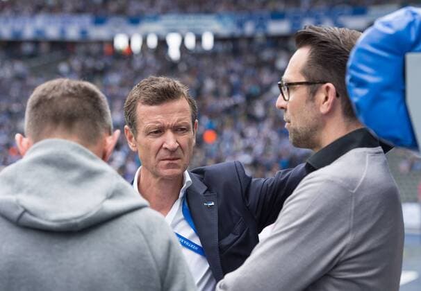 Hertha BSC Geschaeftsstellenleiter Thomas E. HERRICH und Manager Michael PREETZ (vl beideB) Fussball 1. Bundesliga, 34. Spieltag, Hertha BSC Berlin (B) - TSV Bayer 04 Leverkusen (LEV) am 20.05.2017 im Olympiastadion in Berlin Deutschland.