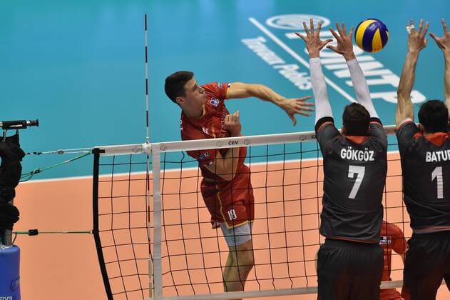 Thibault Rossard (france) vs Gokhan Gokgoz (turquie) VOLLEY-BALL : France vs Turquie - Tournoi de qualificacatif au championnat du monde - 26 05 2017 FredericChambert Panoramic 