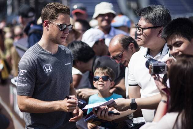 May 26, 2017 - Monaco, Monaco - 22 BUTTON Jenson from Great Britain of McLaren Honda MCL32 signing autographs to the fans during the Monaco Grand Prix of the FIA Formula 1 championship, at Monaco on 26th of 2017. F1 Grand Prix of Monaco - Previews  - ZUMAn230 20170526_zaa_n230_262 Copyright: xXavierxBonillax