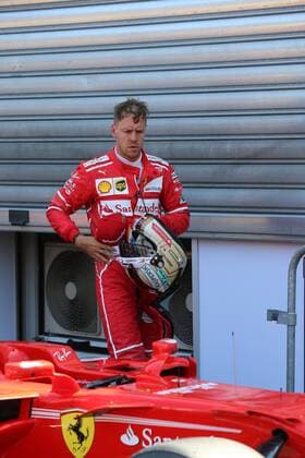 Sebastian Vettel (Scuderia Ferrari) schaut kritisch auf sein Auto, Grosser Preis von Monaco 2017, Motorsport, Formel 1, Qualifikation, 27.05.2017, Monte Carlo Copyright: xAndre Eibner-Pressefotox EP_JAE
