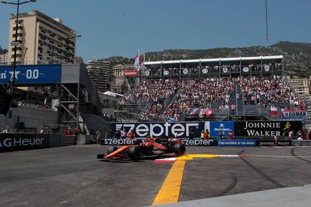 Monaco Grand Prix, Monte Carlo 24 - 28 May 2017 27.05.2017 - Qualifying, Crash, Stoffel Vandoorne (BEL) McLaren MCL32 