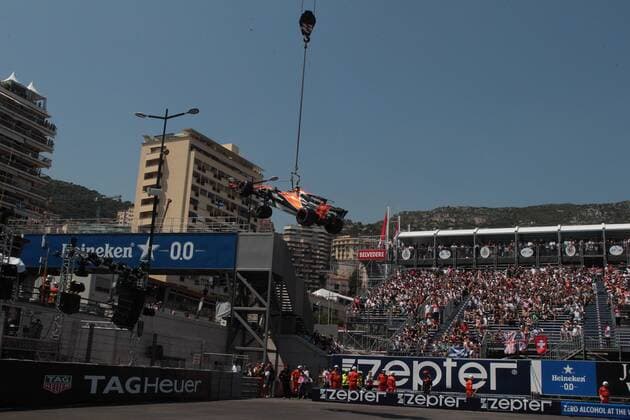 Bilder des Tages - SPORT Monaco Grand Prix, Monte Carlo 24 - 28 May 2017 27.05.2017 - Qualifying, Crash, Stoffel Vandoorne (BEL) McLaren MCL32 