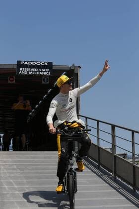 Nico Huelkenberg (Renault F1 Team) gruesst die Fans, Grosser Preis von Monaco 2017, Motorsport, Formel 1, Qualifikation, 27.05.2017, Monte Carlo Copyright: xAndre Eibner-Pressefotox EP_JAE