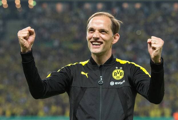 Fußball, DFB-Pokalfinale 2016 2017, Eintracht Frankfurt - Borussia Dortmund Siegerehrung: Cheftrainer Thomas Tuchel (DOR) jubelt. Die Mannschaft von Borussia Dortmund feiert den Pokalsieg. Fussball 74.DFB-Pokalfinale: Eintracht Frankfurt - Borussia Dortmund im Olympiastadion in Berlin, Deutschland am 27.05.2017,