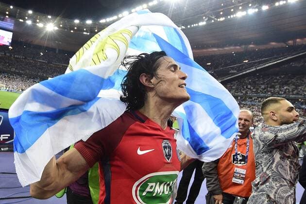 Fußball, Paris St. Germain ist Coupe de France Sieger joie des joueurs du PSG en fin de match CAVANI Edinson (PSG) FOOTBALL : Angers vs PSG - Finale 100e coupe de France - 27 05 2017 JBAutissier Panoramic 